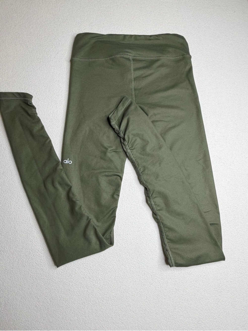 Alo Yoga Idol Ruched Leggings•Olive Green - Picture 11 of 13